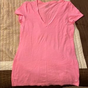Only worn once! American eagle Bright pink T-shirt